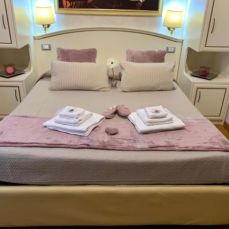 Bed and Breakfast Domus Via Veneto Roma Exterior foto
