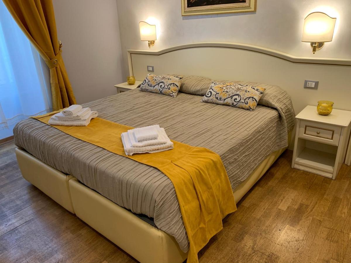 Bed and Breakfast Domus Via Veneto Roma Exterior foto