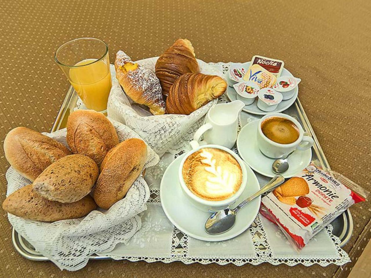 Bed and Breakfast Domus Via Veneto Roma Exterior foto